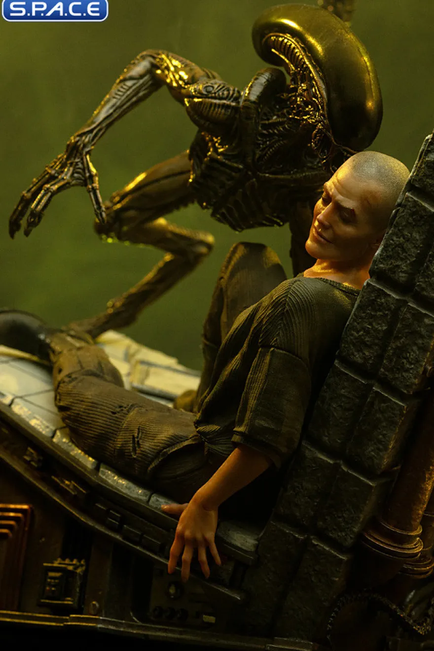 1/10 Scale Ellen Ripley & Dog Alien Art Scale Statue