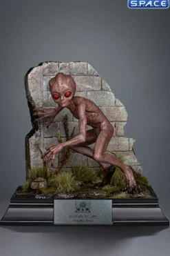 1/10 Scale ET Varginha »I Want to Believe«