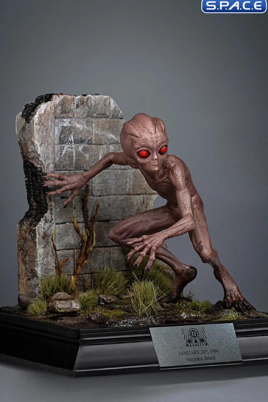 1/10 Scale ET Varginha »I Want to Believe«