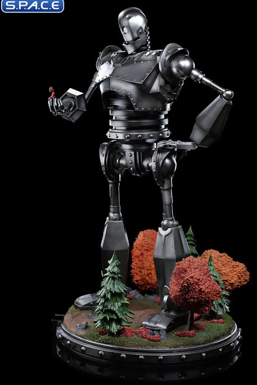 1/20 Scale Iron Giant and Hogarth Hughes Demi Scale Statue