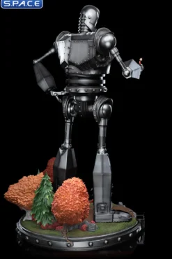 1/20 Scale Iron Giant and Hogarth Hughes Demi Scale Statue