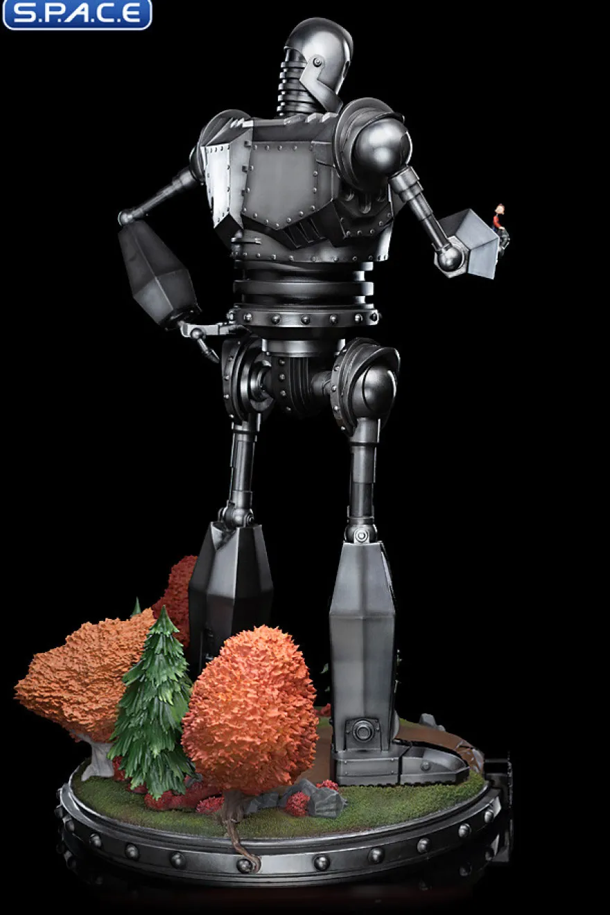 1/20 Scale Iron Giant and Hogarth Hughes Demi Scale Statue