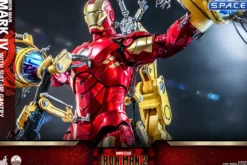 1/4 Scale Iron Man Mark IV with Suit Up Gantry QS021