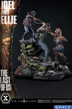 1/4 Scale Joel & Ellie Ultimate Premium Masterline Statue