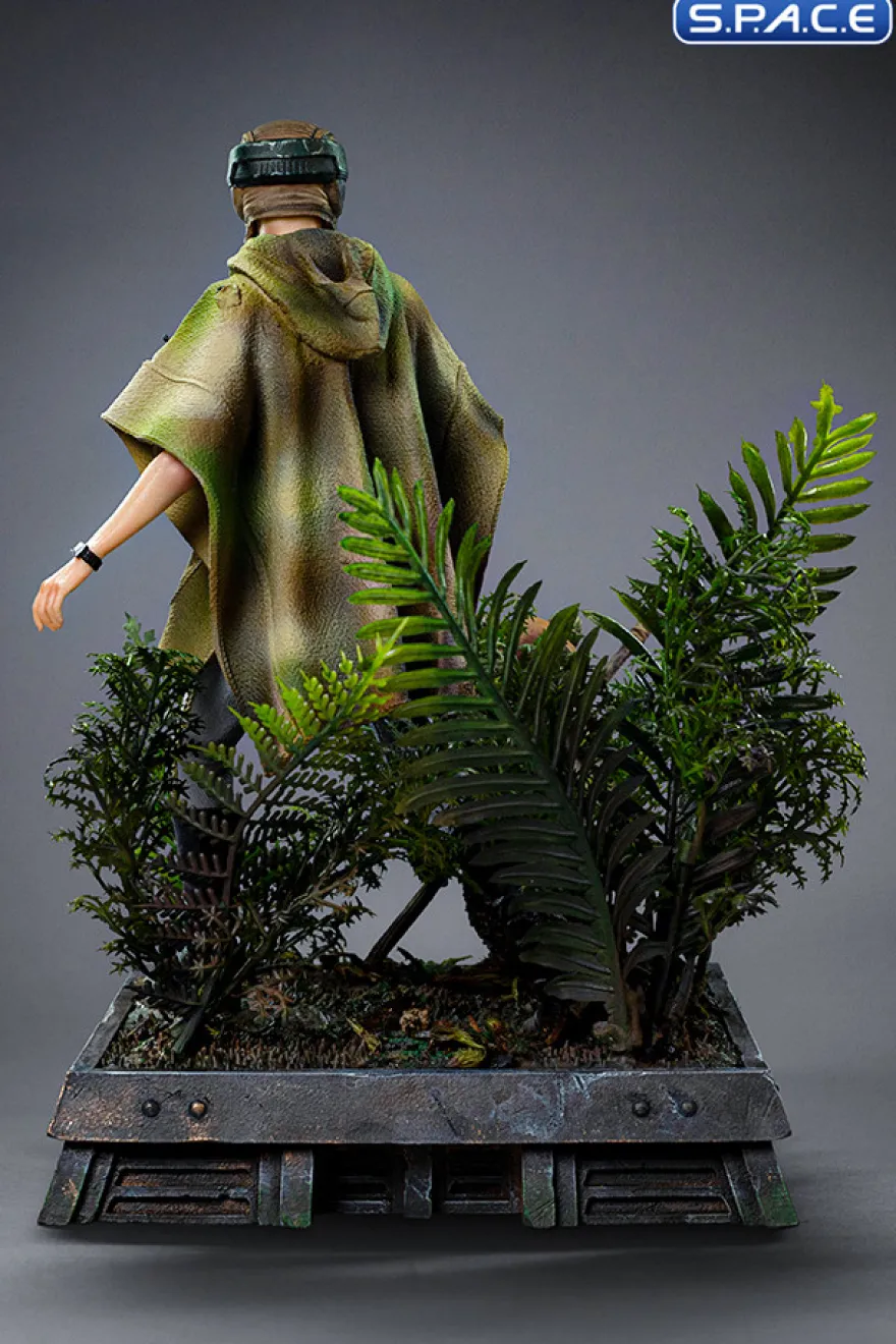 1/10 Scale Leia & Wicket Art Scale Statue