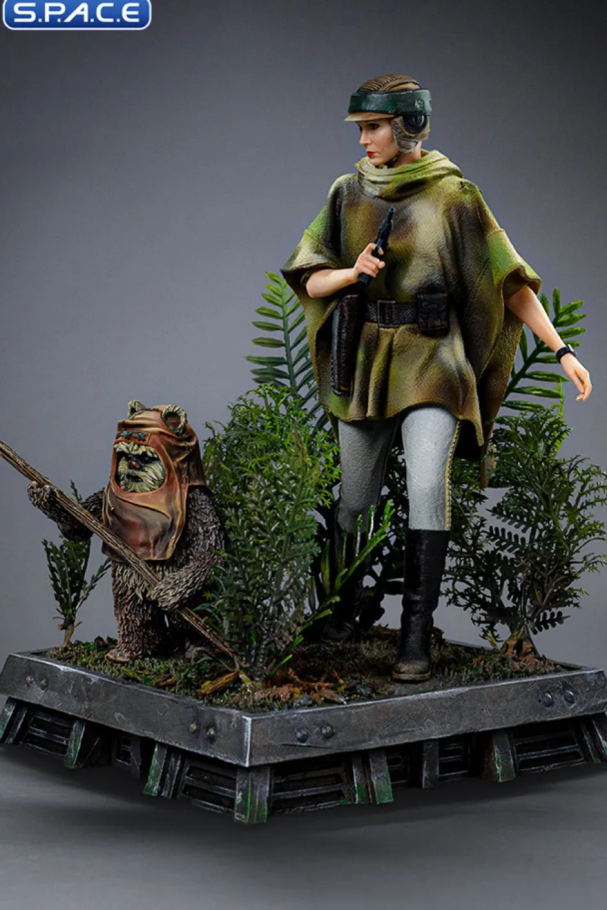 1/10 Scale Leia & Wicket Art Scale Statue
