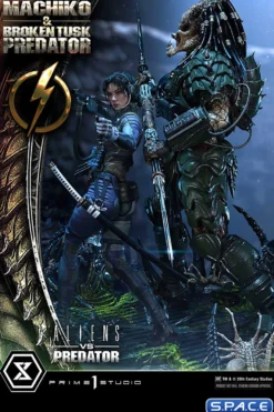 1/4 Scale Machiko & Broken Tusk Predator Ultimate Premium Masterline Statue