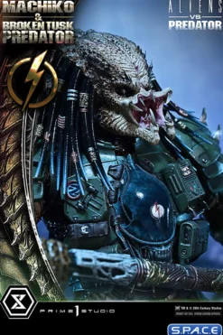 1/4 Scale Machiko & Broken Tusk Predator Ultimate Premium Masterline Statue