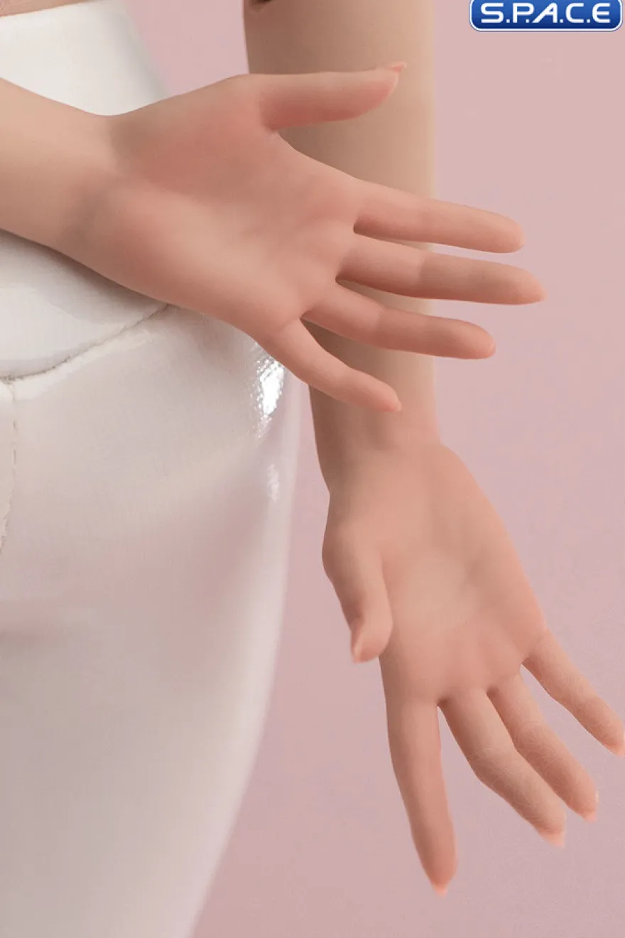 1/6 Scale one-piece female Forearm AT208A