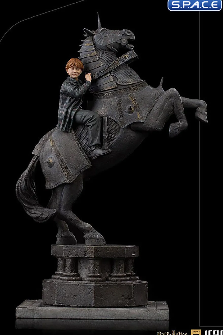 1/10 Scale Ron Weasley at the Wizard Chess Deluxe Art Scale Statue