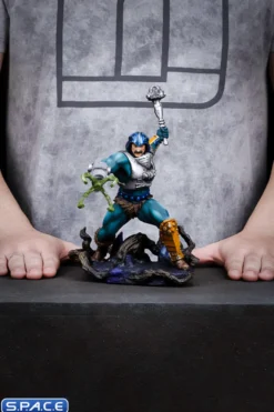 1/10 Scale Serpent Claw Man-at-Arms Art Scale Statue