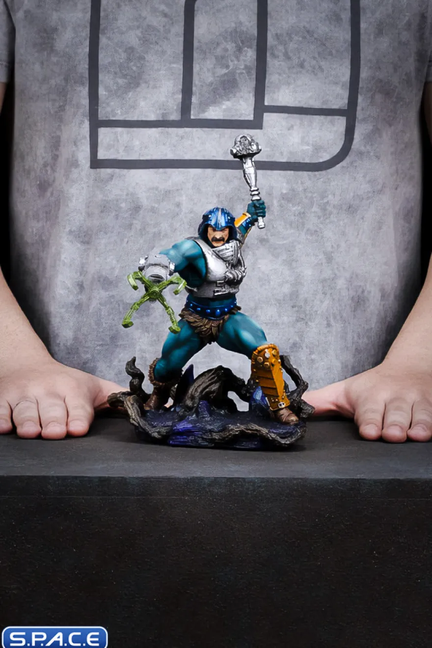 1/10 Scale Serpent Claw Man-at-Arms Art Scale Statue