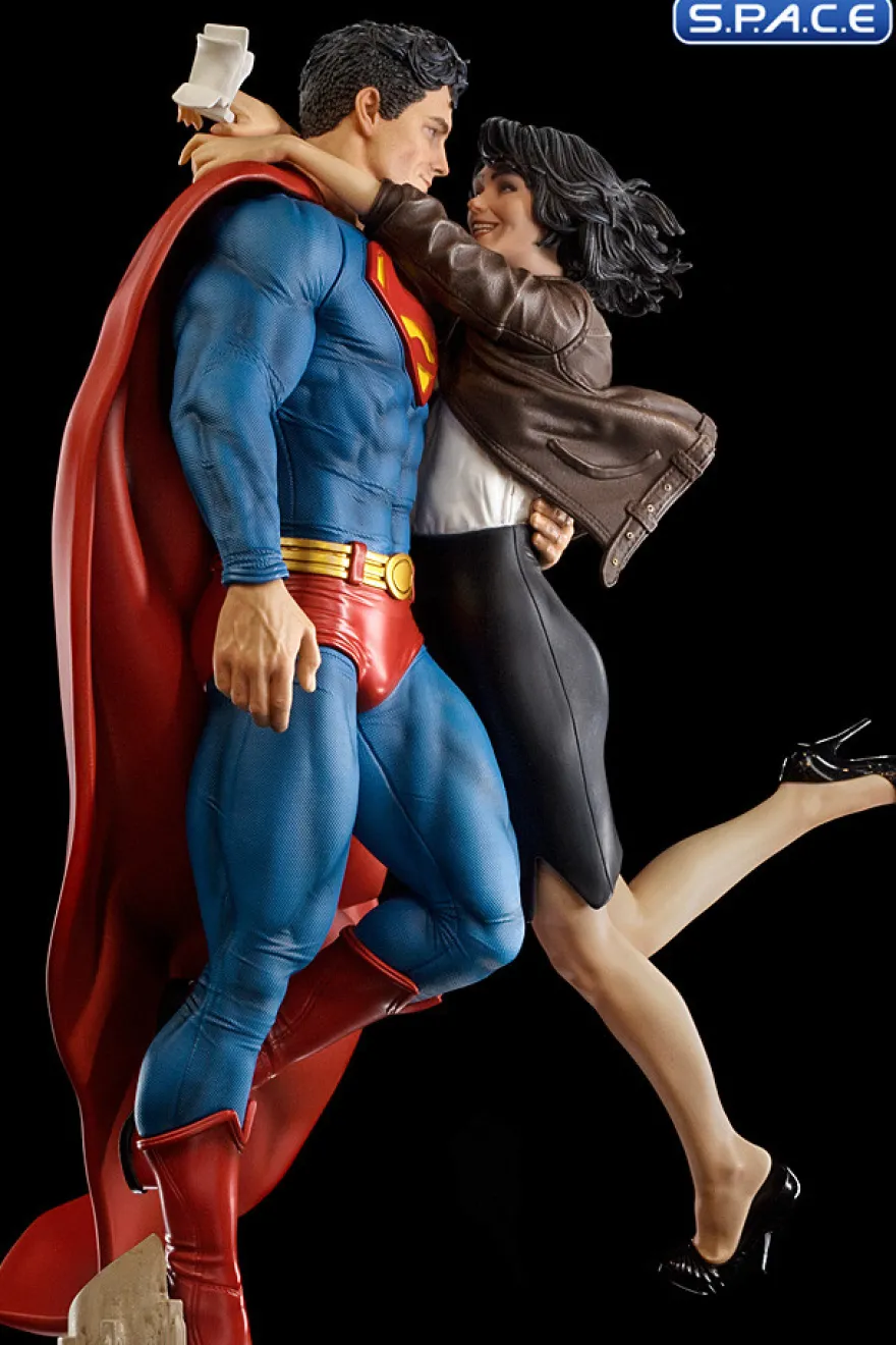 1/6 Scale Superman and Lois Lane Diorama