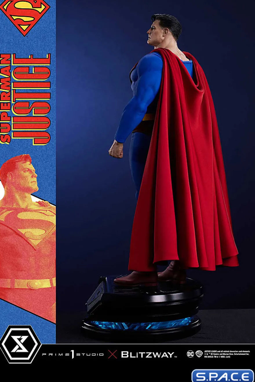 1/4 Scale Superman Premium Masterline Statue