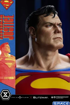 1/4 Scale Superman Premium Masterline Statue