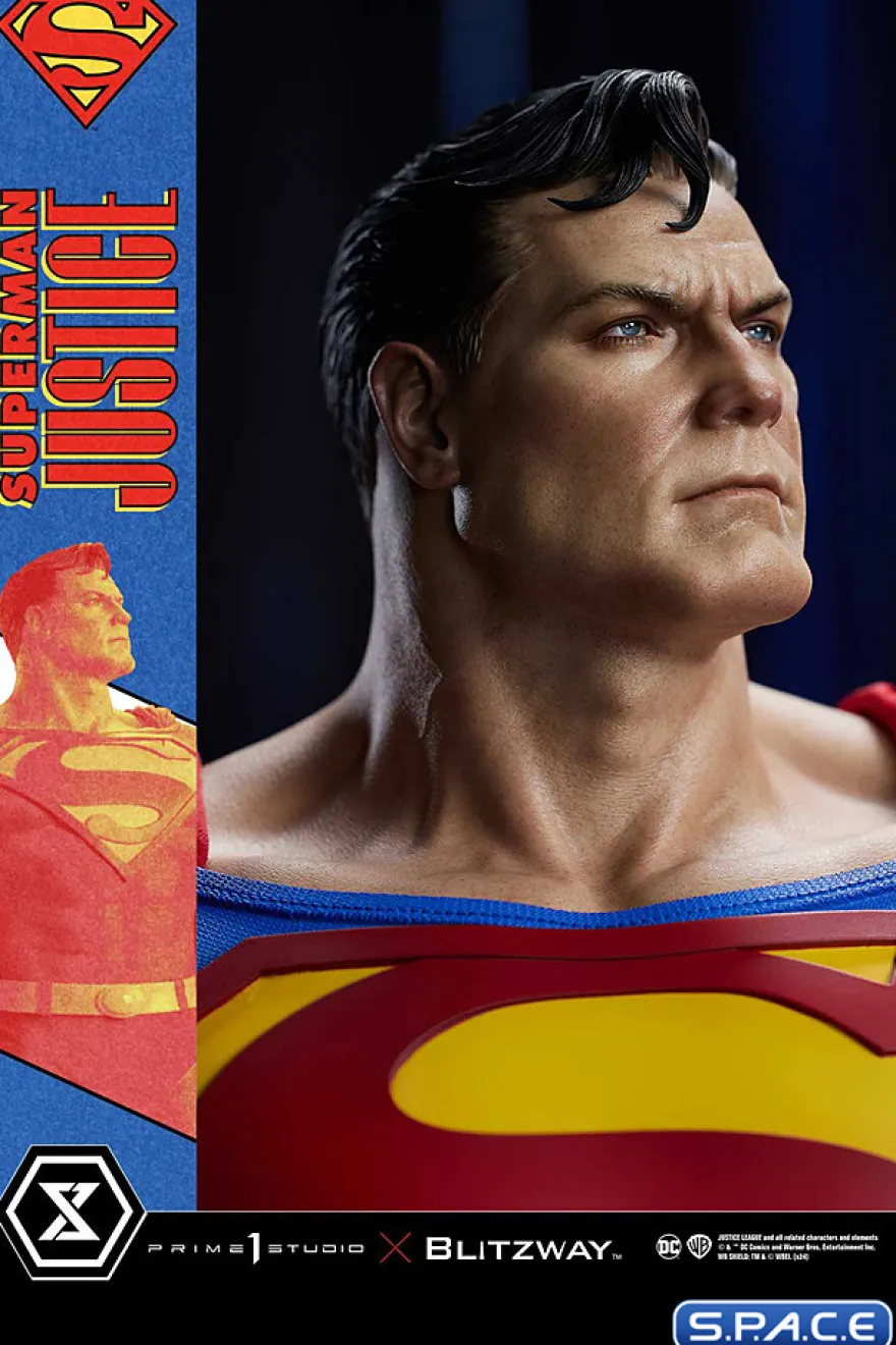 1/4 Scale Superman Premium Masterline Statue