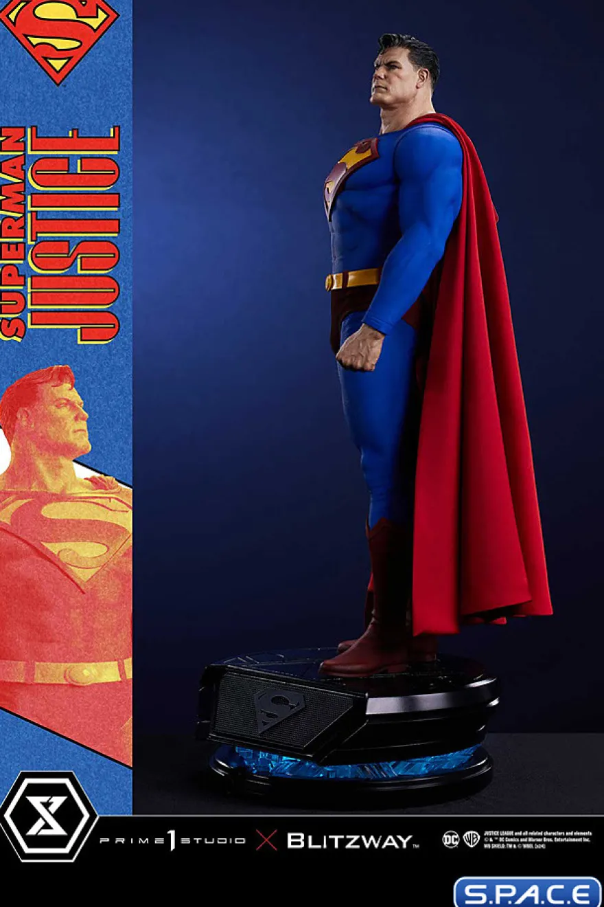 1/4 Scale Superman Premium Masterline Statue