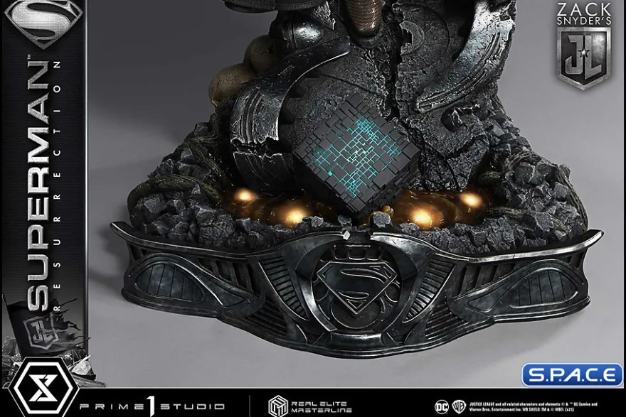 1/3 Scale Superman »Resurrection« Real Elite Masterline Statue