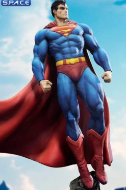 1/4 Scale Superman Ultimate Premium Masterline Statue