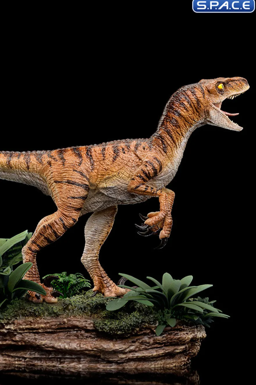 1/10 Scale Velociraptor Deluxe Art Scale Statue
