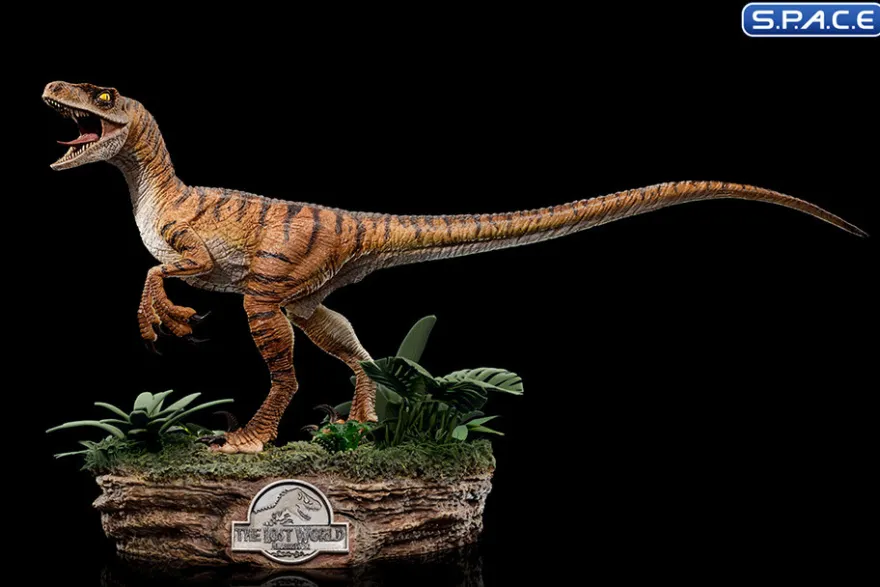 1/10 Scale Velociraptor Deluxe Art Scale Statue