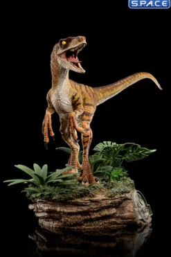 1/10 Scale Velociraptor Deluxe Art Scale Statue