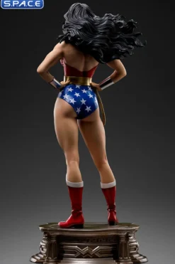 1/4 Scale Wonder Woman from DC Trinity Legacy Replica Statue