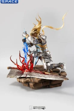 Soul Embrace Siegfried Statue