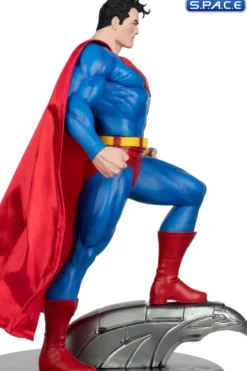 Superman PVC Statue by Jim Lee