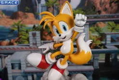 Tails Statue