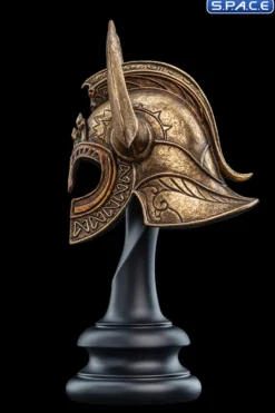 The Helm of King Helm Hammerhand
