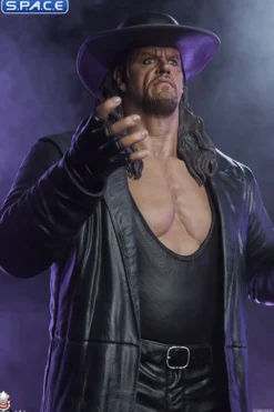 Undertaker »The Modern Phenom« Statue