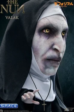 Valak Deluxe Version