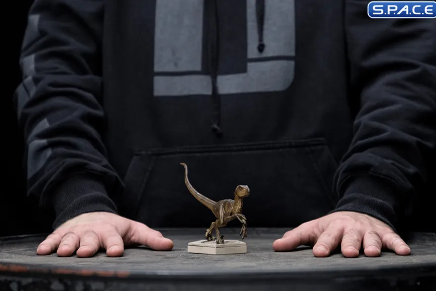 Velociraptor B Jurassic Park Icons Mini-Statue